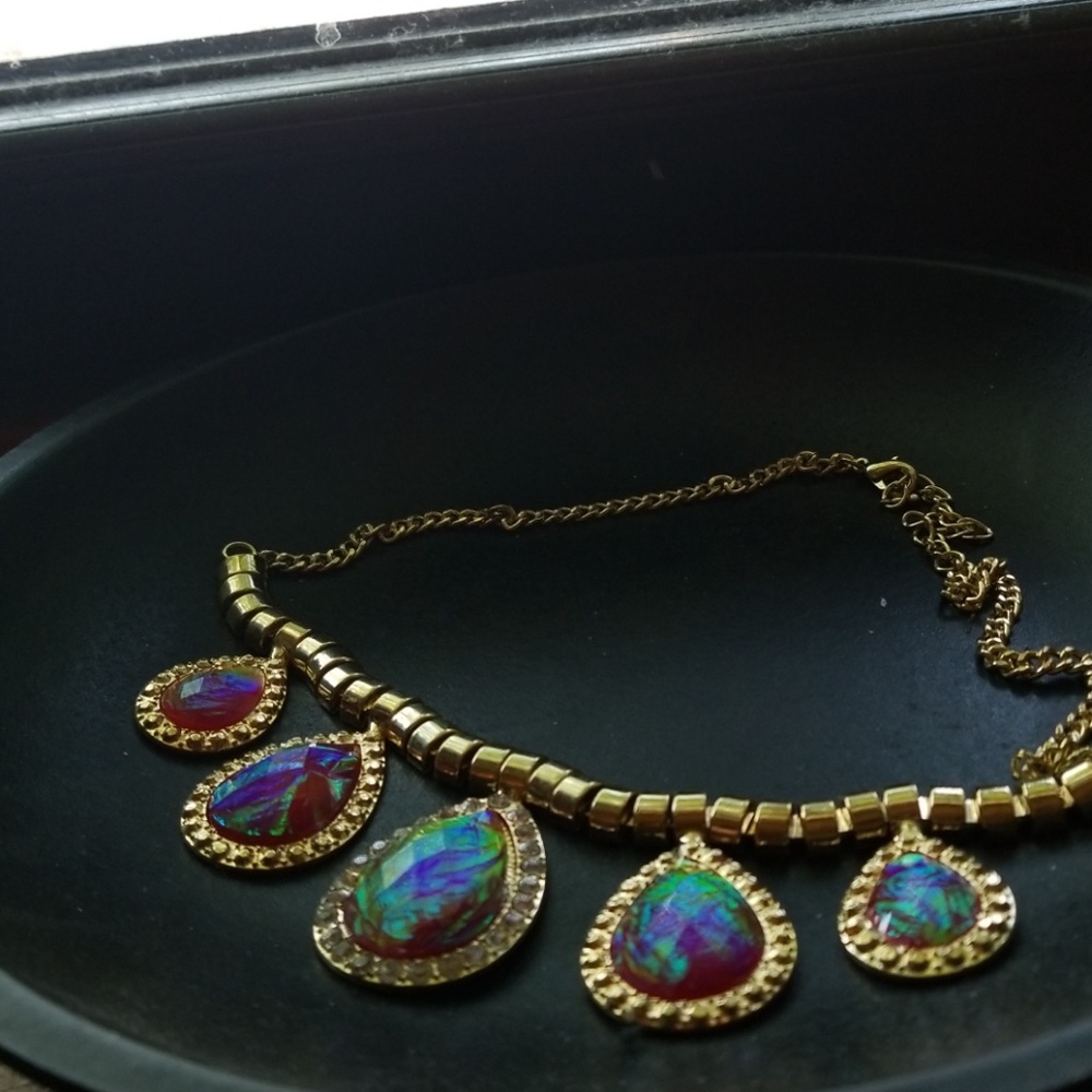 Jewelry - Picture 3 of 8